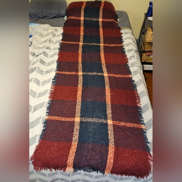 NWOT Plaid Navy Maroon Light Orange Wool-like Scarf Frayed Edges Soft Not Itchy - Picture 2 of 7